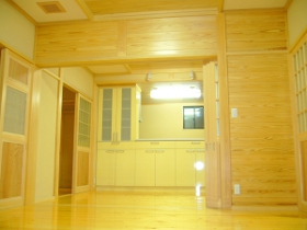 夜 ライトアップ時の美しい内装 No3