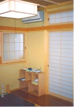 内部 真壁和室 板の間スペースです。